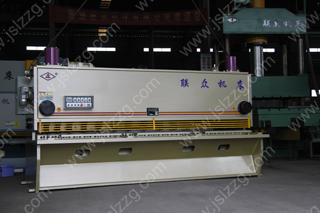 液壓閘式剪闆機