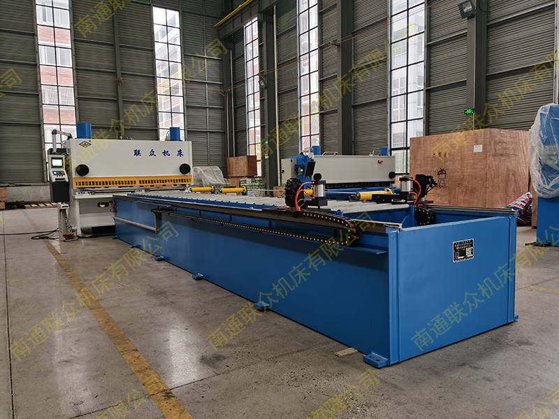 數控自動前送料剪闆機